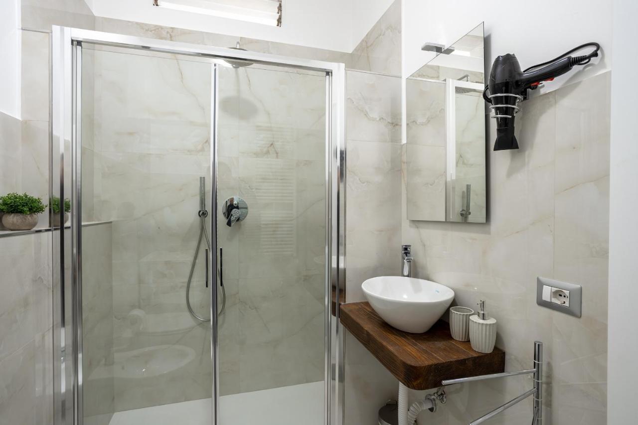 Milano City Apartments - Duomo Brera - Elegant Suite In Design District Extérieur photo