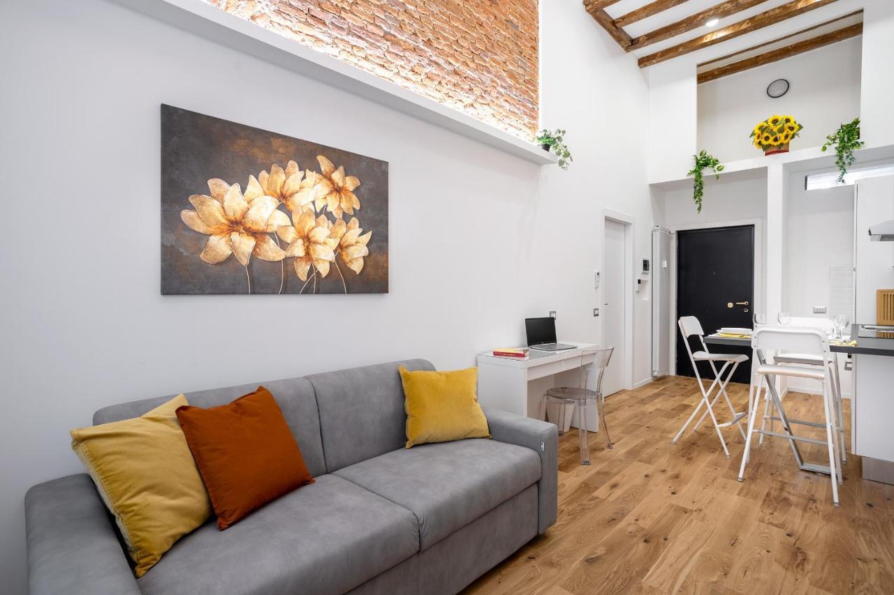 Milano City Apartments - Duomo Brera - Elegant Suite In Design District Extérieur photo