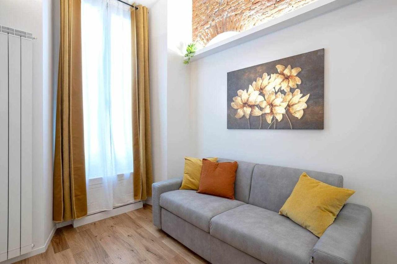 Milano City Apartments - Duomo Brera - Elegant Suite In Design District Extérieur photo